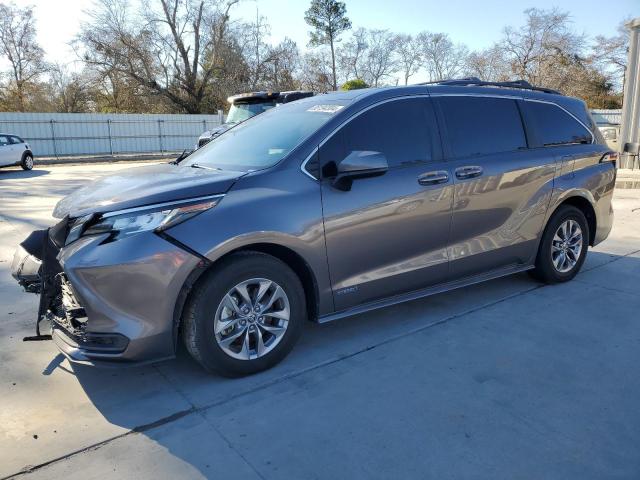 2021 Toyota Sienna Le