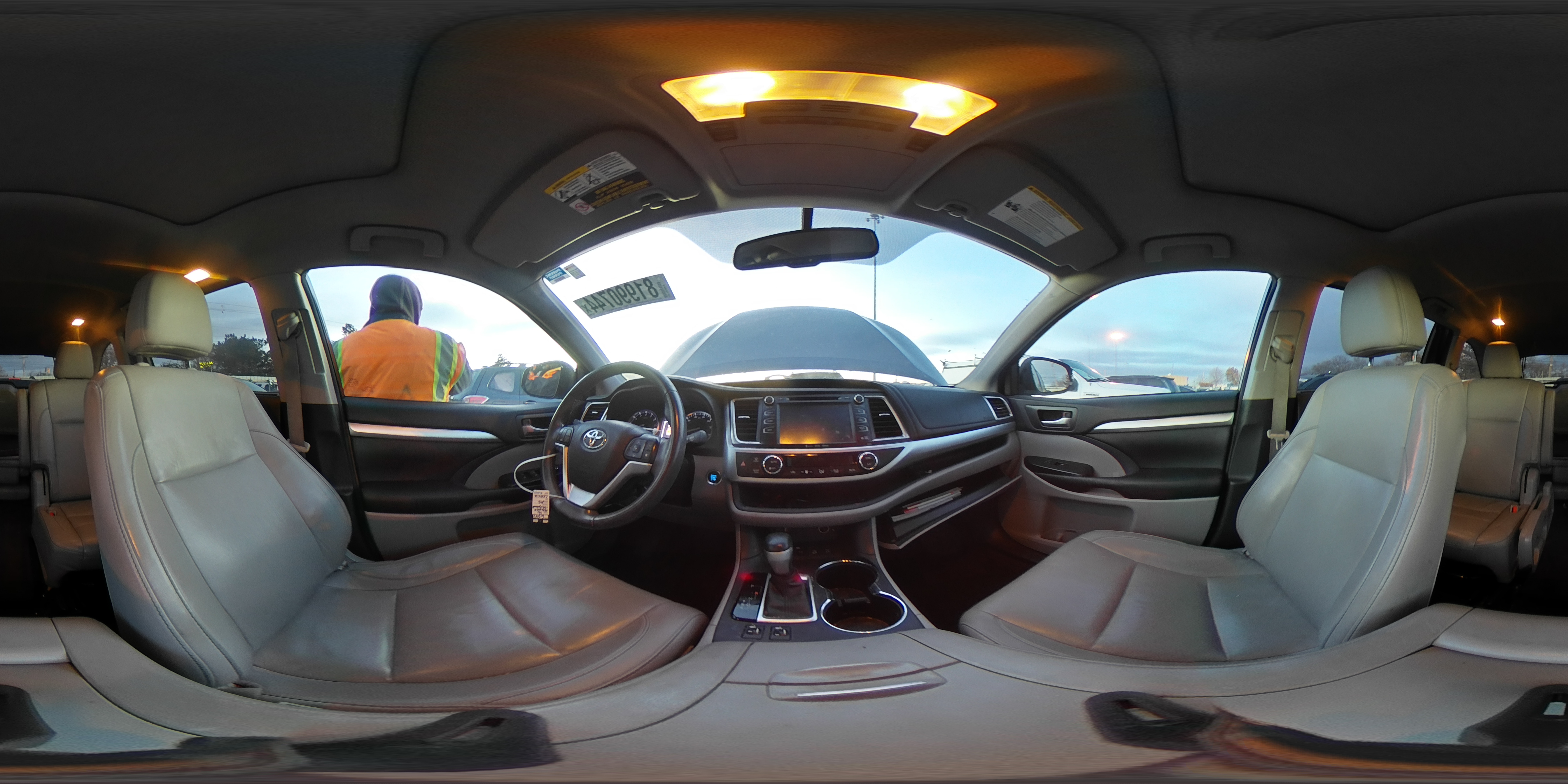 2016 Toyota Highlander - Image 13