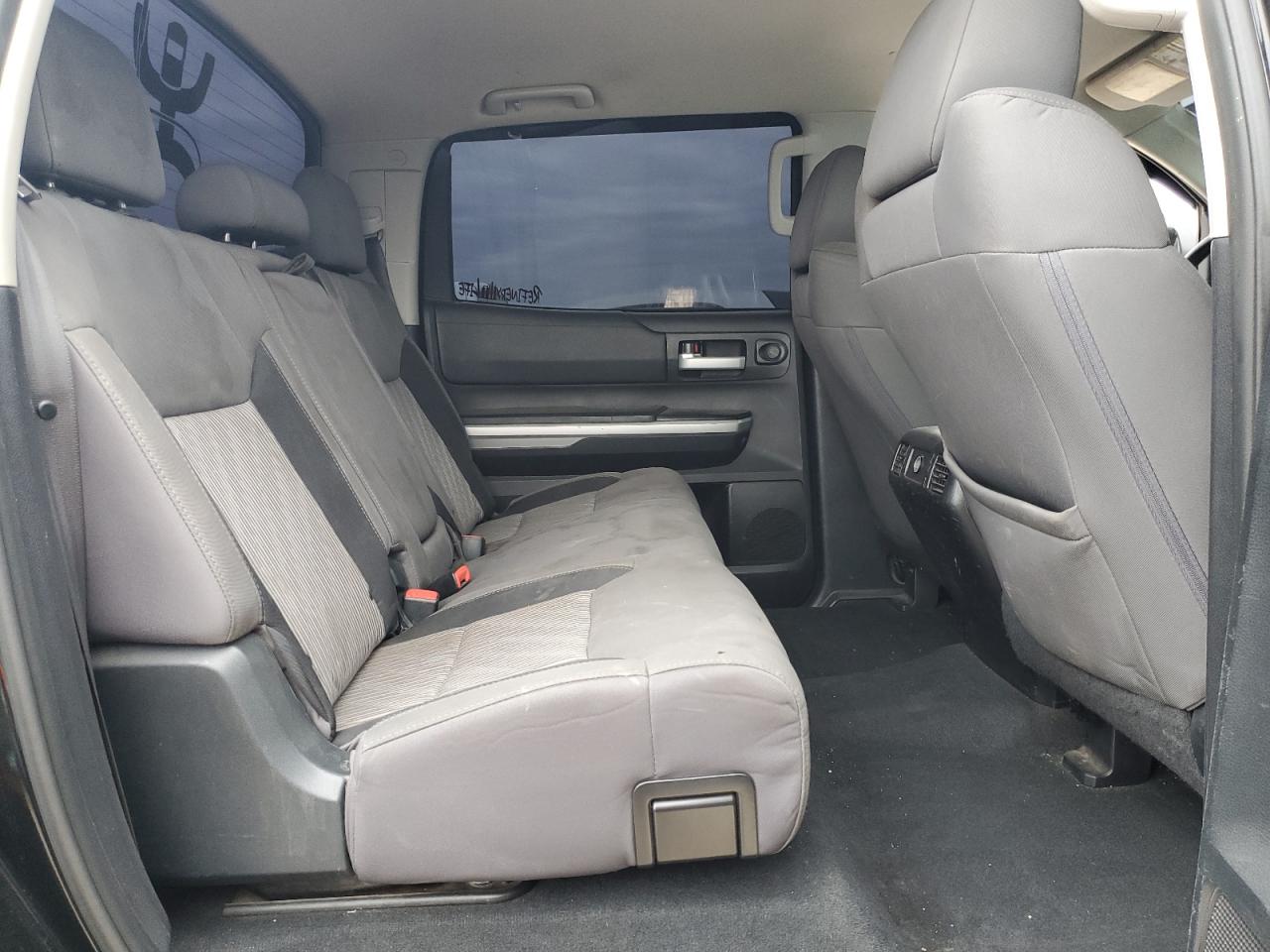 2015 Toyota Tundra - Image 10