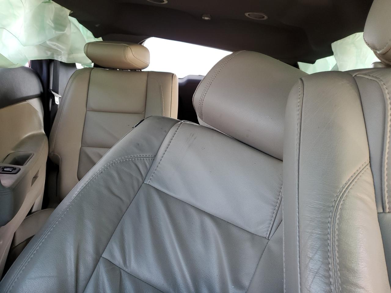 2014 Ford Explorer - Image 10