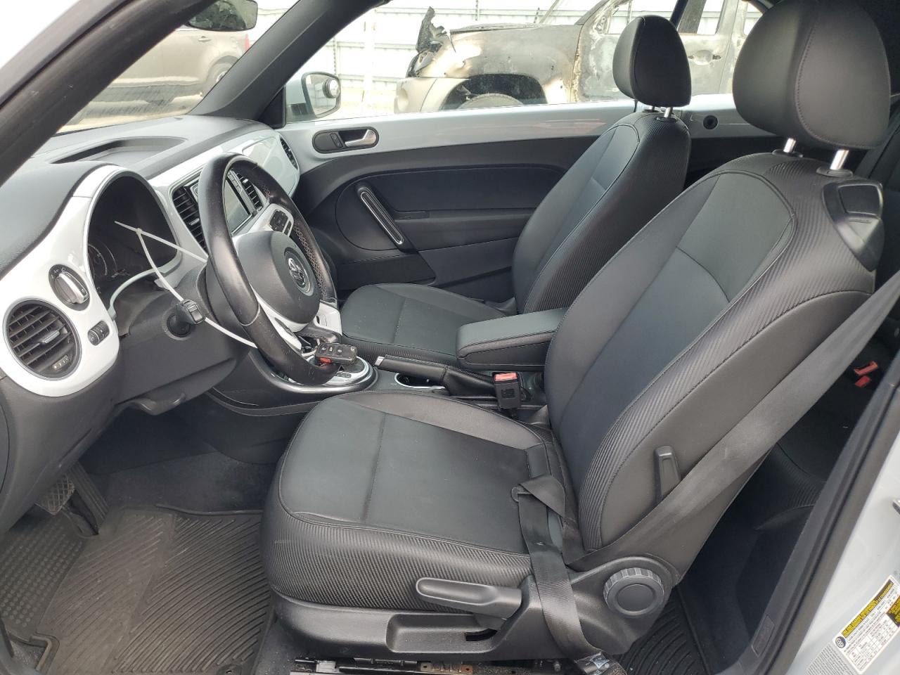 2017 Volkswagen Beetle - Image 7