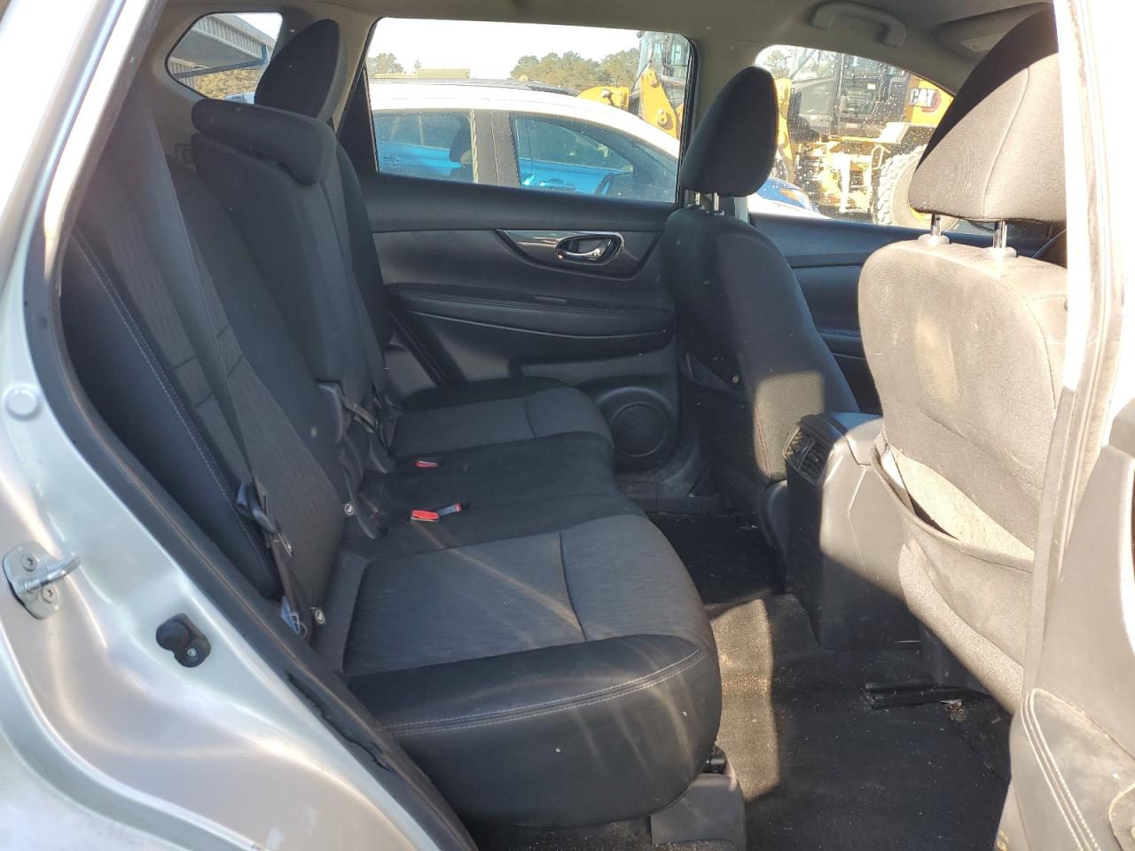 2018 Nissan Rogue - Image 11