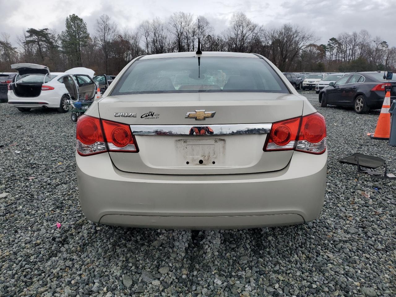 VIN 1G1PA5SH4D7275243 2013 CHEVROLET CRUZE no.6