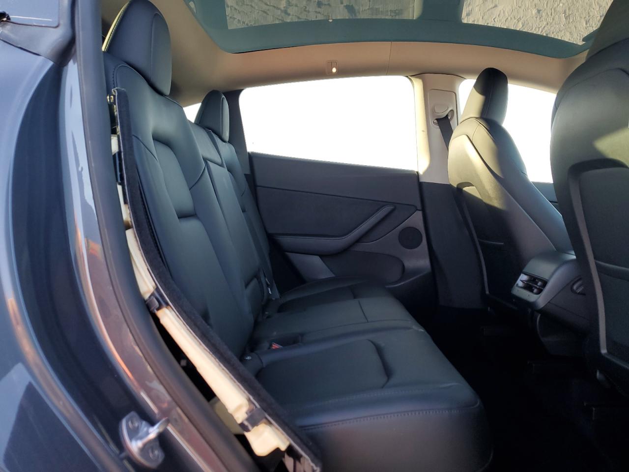 2022 Tesla Model Y VIN: 7SAYGDEE6NA002371 Lot: 85985074