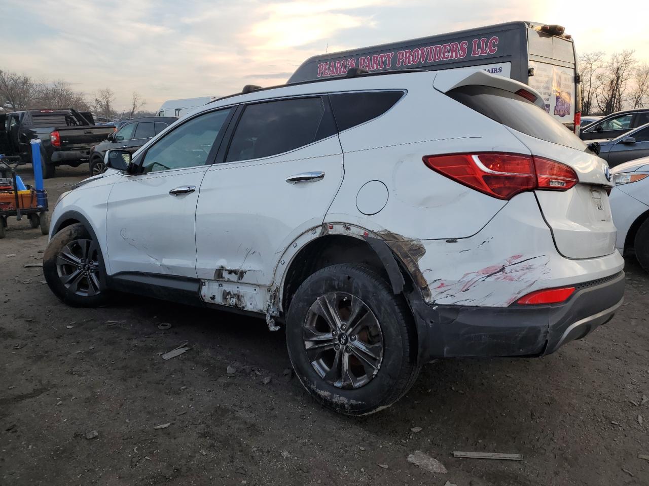 2016 Hyundai Santa Fe - Image 2