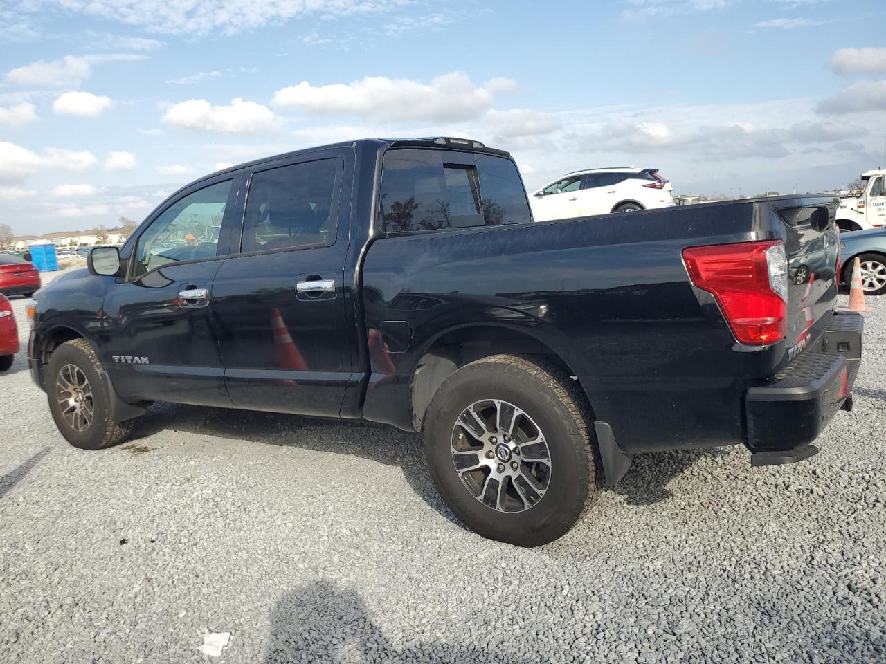 VIN 1N6AA1EC5MN526527 2021 NISSAN TITAN no.2