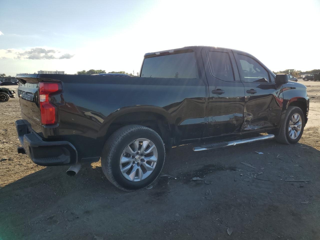 2019 Chevrolet Silverado - Image 3