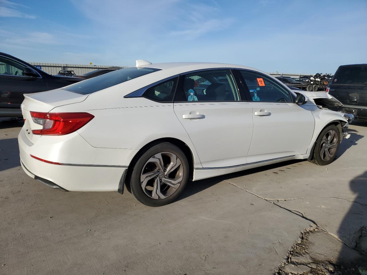 VIN 1HGCV1F46JA205608 2018 HONDA ACCORD no.3