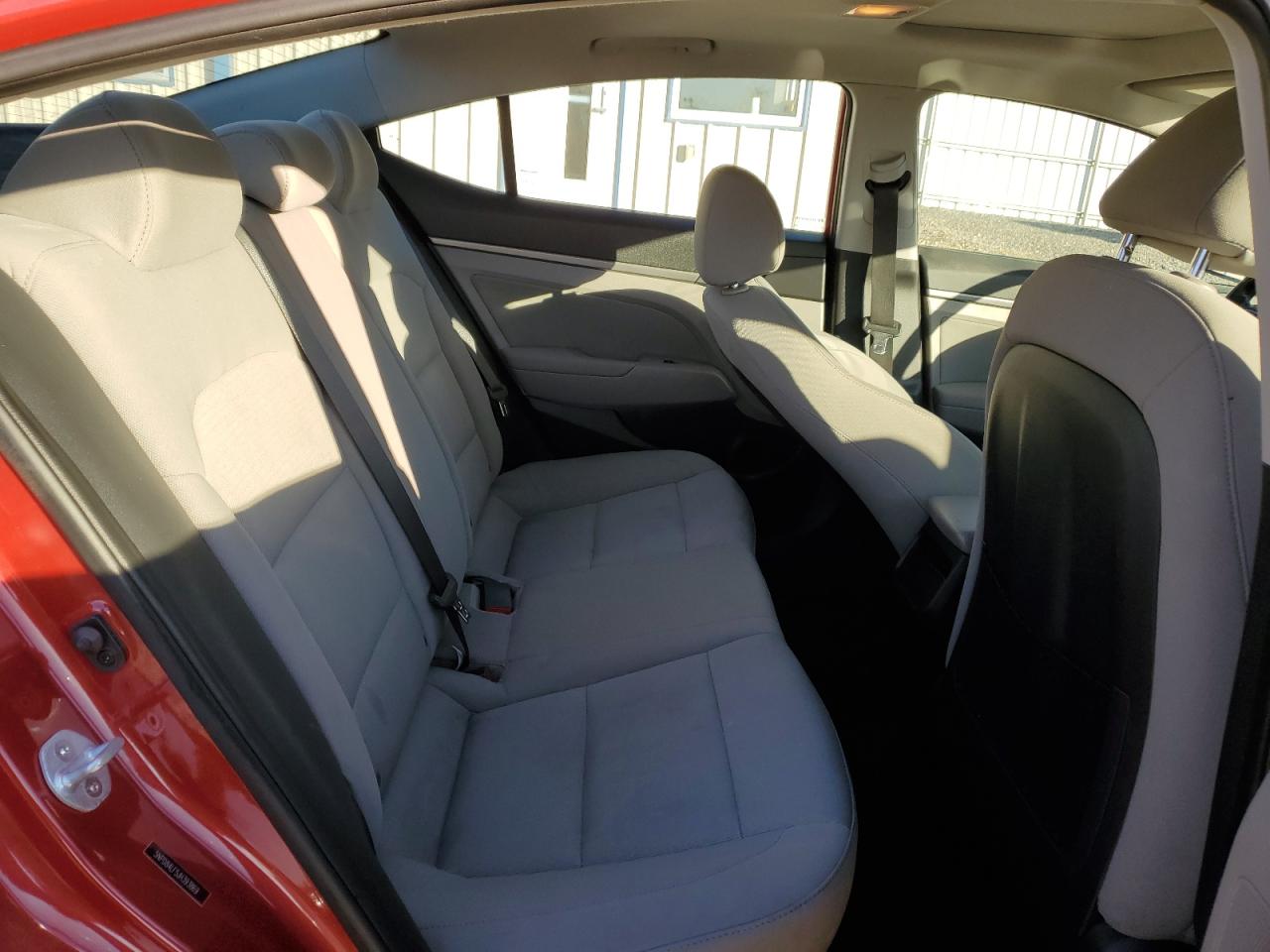 2018 Hyundai Elantra - Image 10