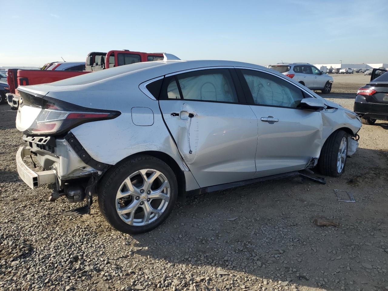 2016 Chevrolet Volt - Image 3