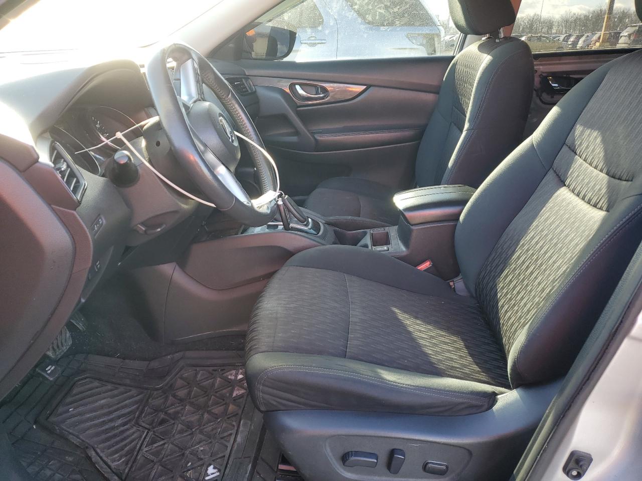 2017 Nissan Rogue - Image 7