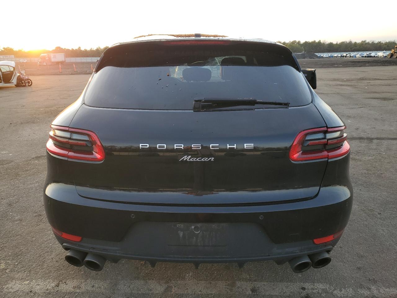 VIN WP1AA2A58JLB05777 2018 PORSCHE MACAN no.6