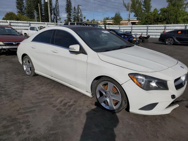 Sedans MERCEDES-BENZ CLA-CLASS 2015 Biały