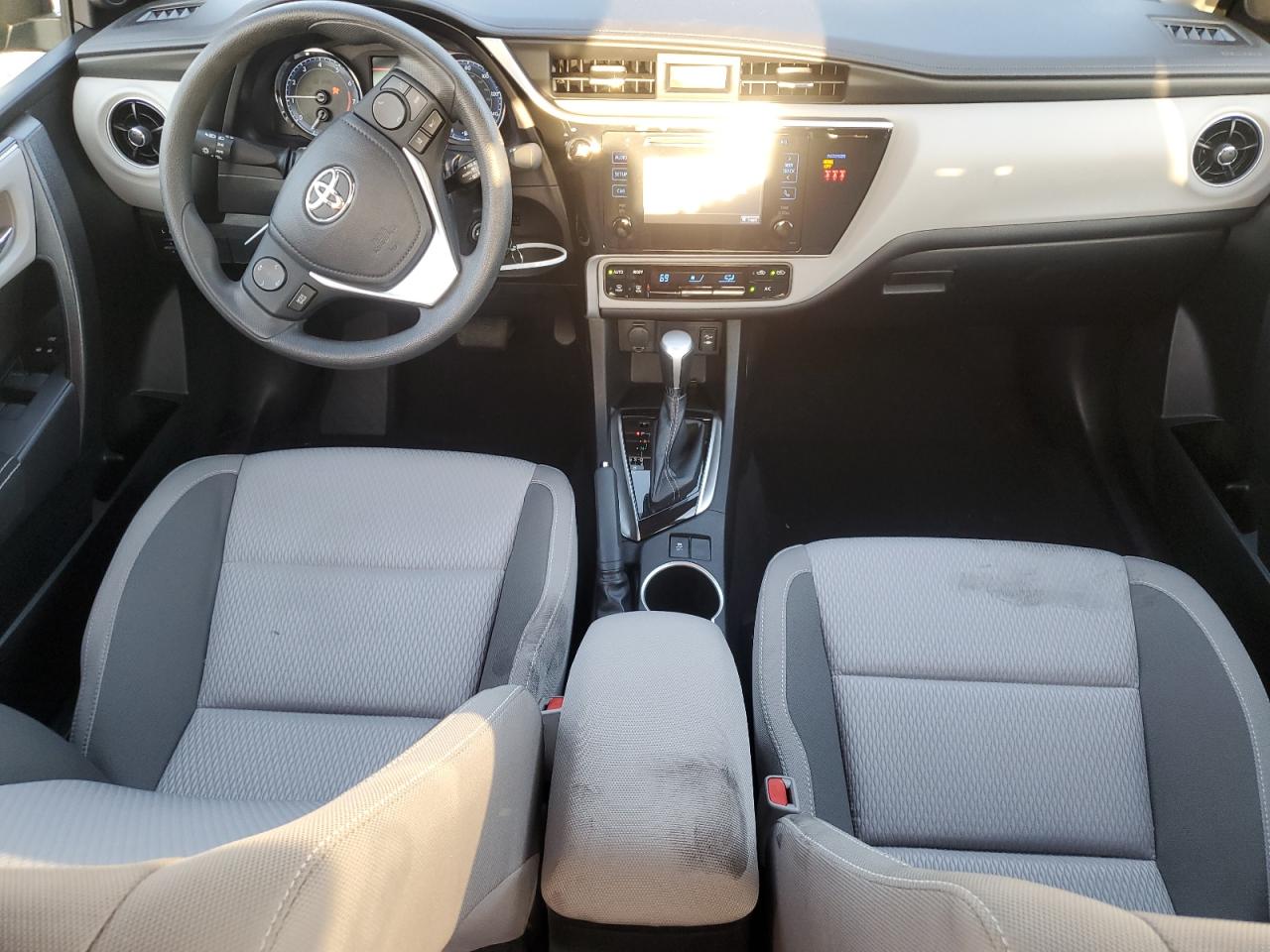 VIN 5YFBURHE5KP903061 2019 TOYOTA COROLLA no.8