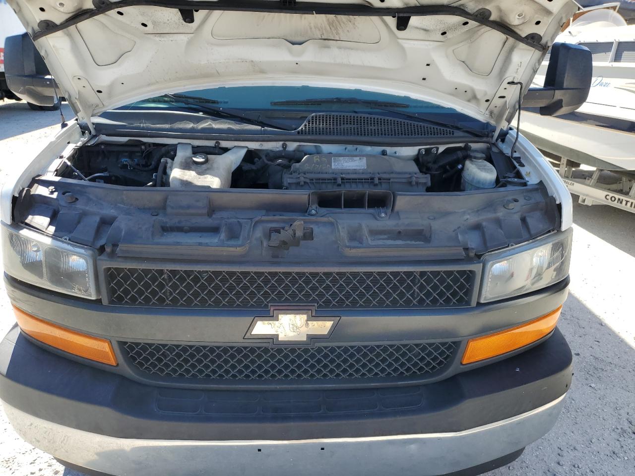 2018 Chevrolet Express - Image 11