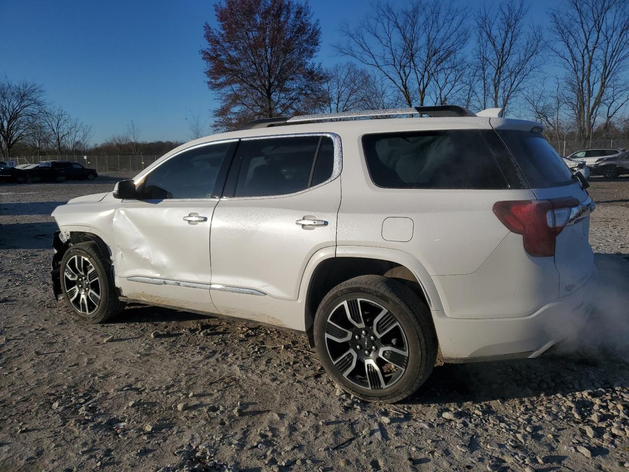 2022 GMC Acadia - Image 2