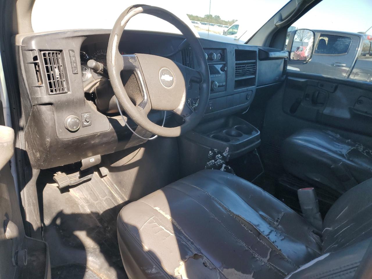 2008 Chevrolet Express - Image 8