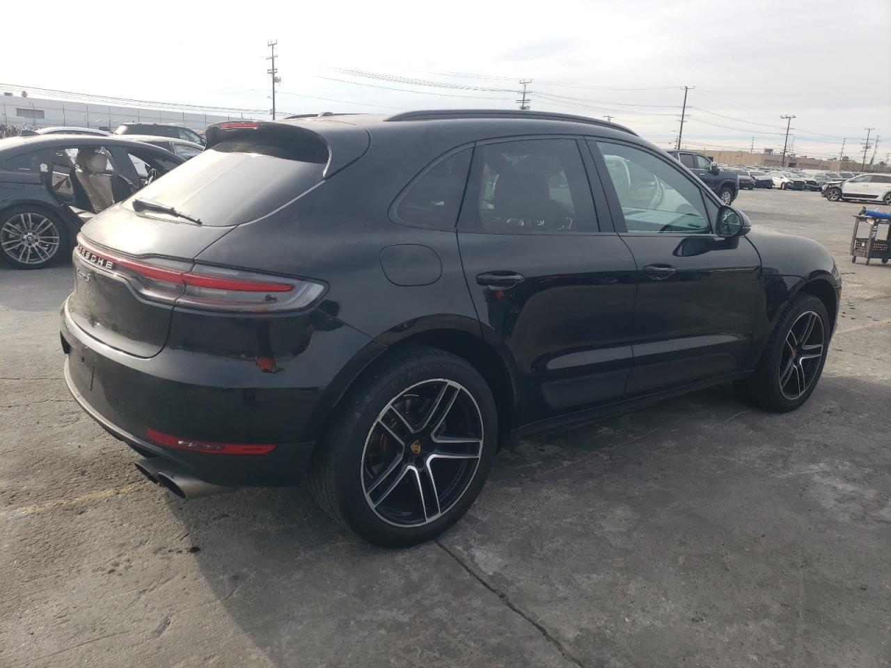 2021 Porsche Macan - Image 3