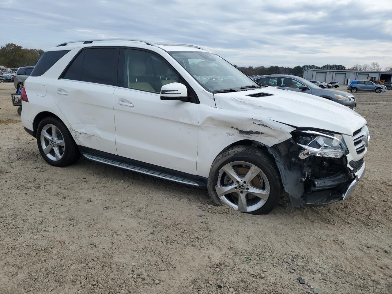 VIN 4JGDA5HB0JB086588 2018 MERCEDES-BENZ GLE-CLASS no.4