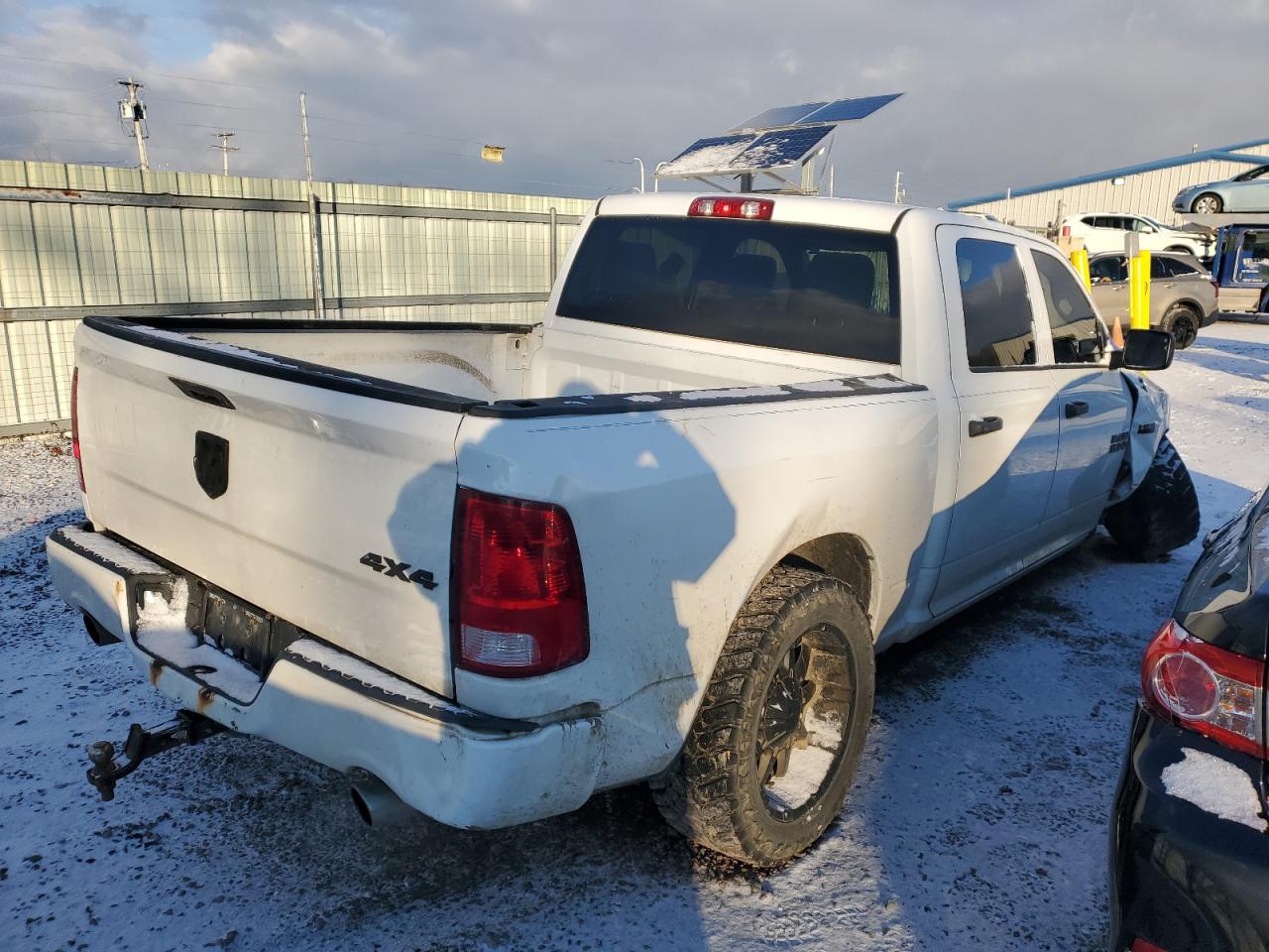 2016 RAM 1500 - Image 3