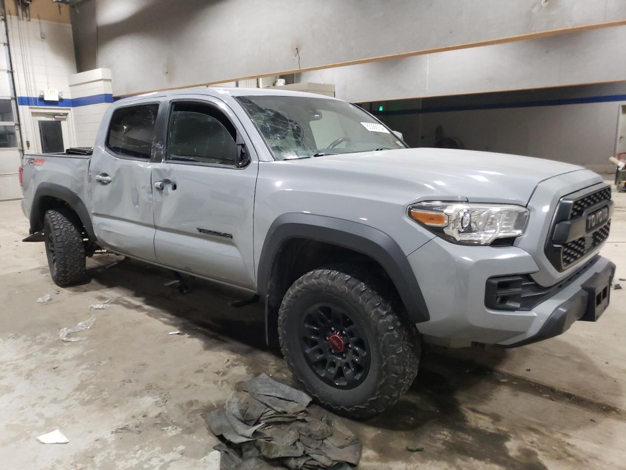 VIN 5TFCZ5AN3JX151966 2018 TOYOTA TACOMA no.4