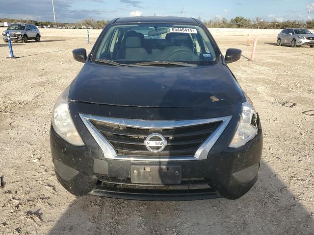  NISSAN VERSA 2018 Czarny