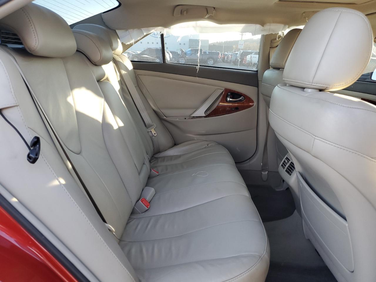 2011 Toyota Camry - Image 10