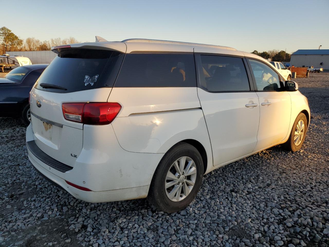 2016 Kia Sedona - Image 3