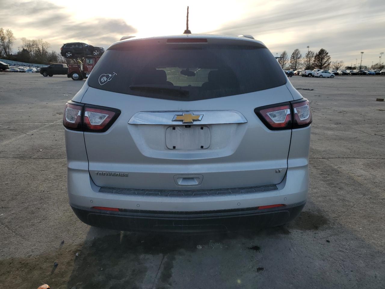 VIN 1GNKRGKD0HJ223708 2017 CHEVROLET TRAVERSE no.6