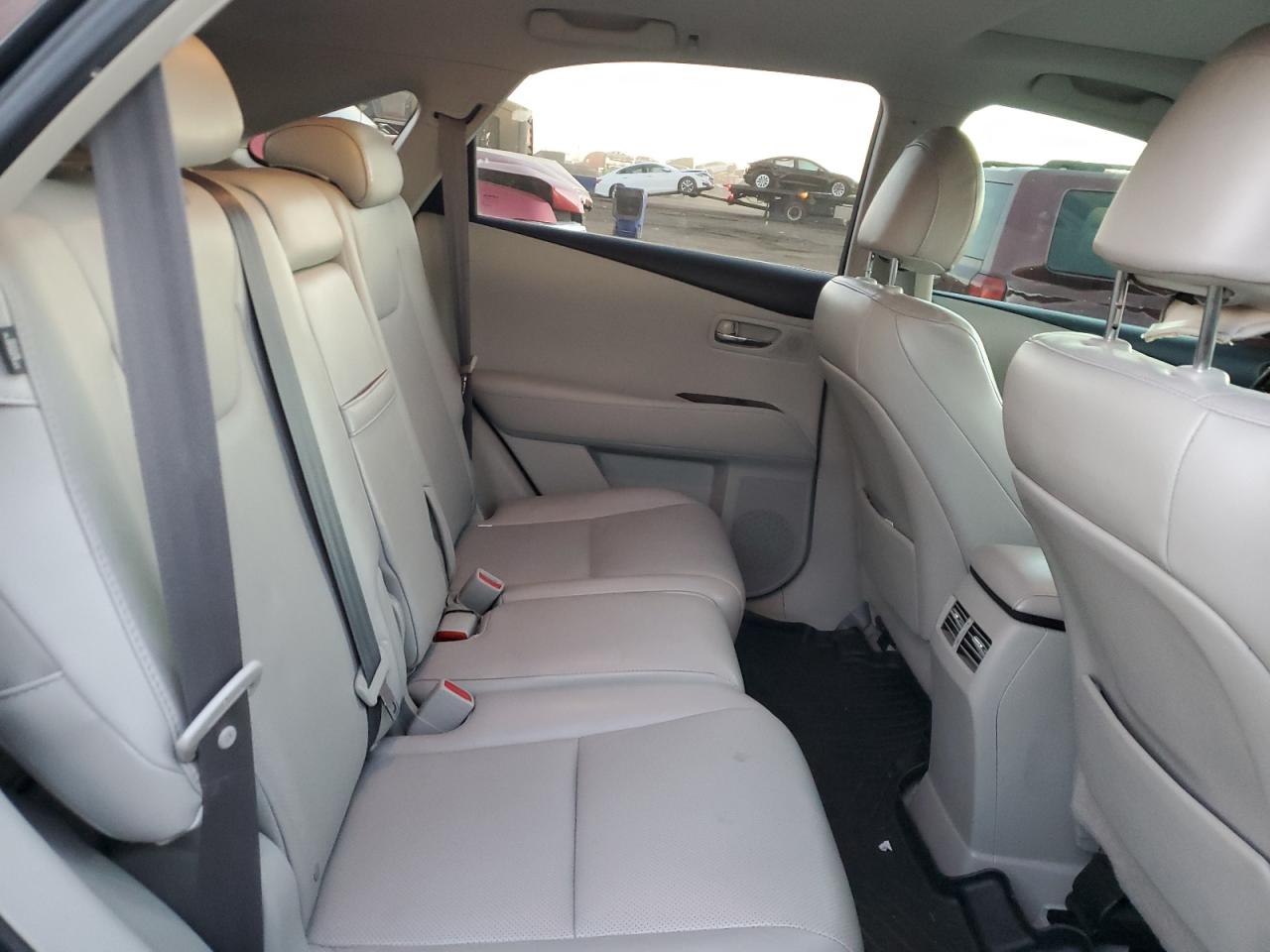 2010 Lexus RX - Image 12