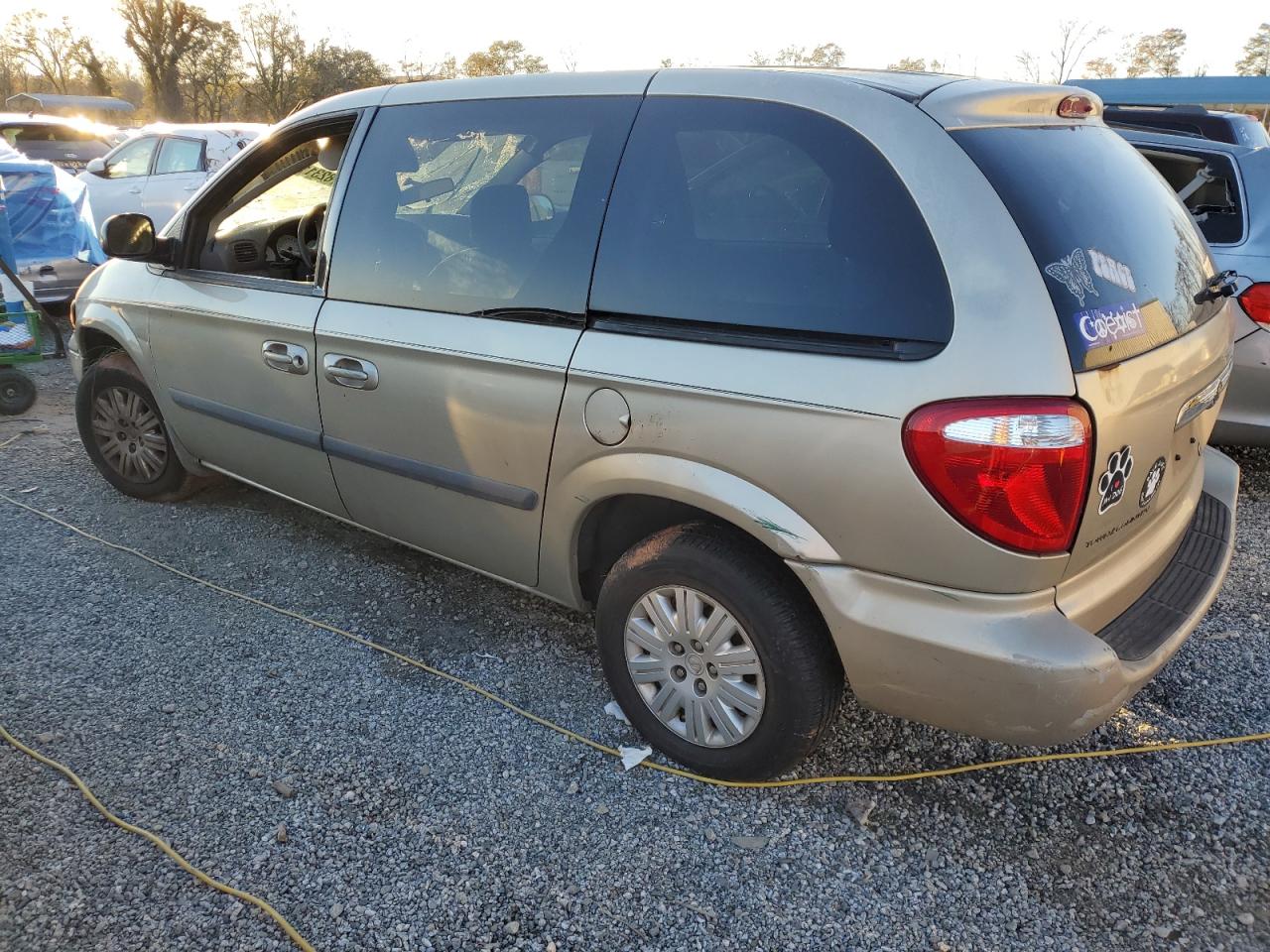 2006 Chrysler Town & Country - Image 2