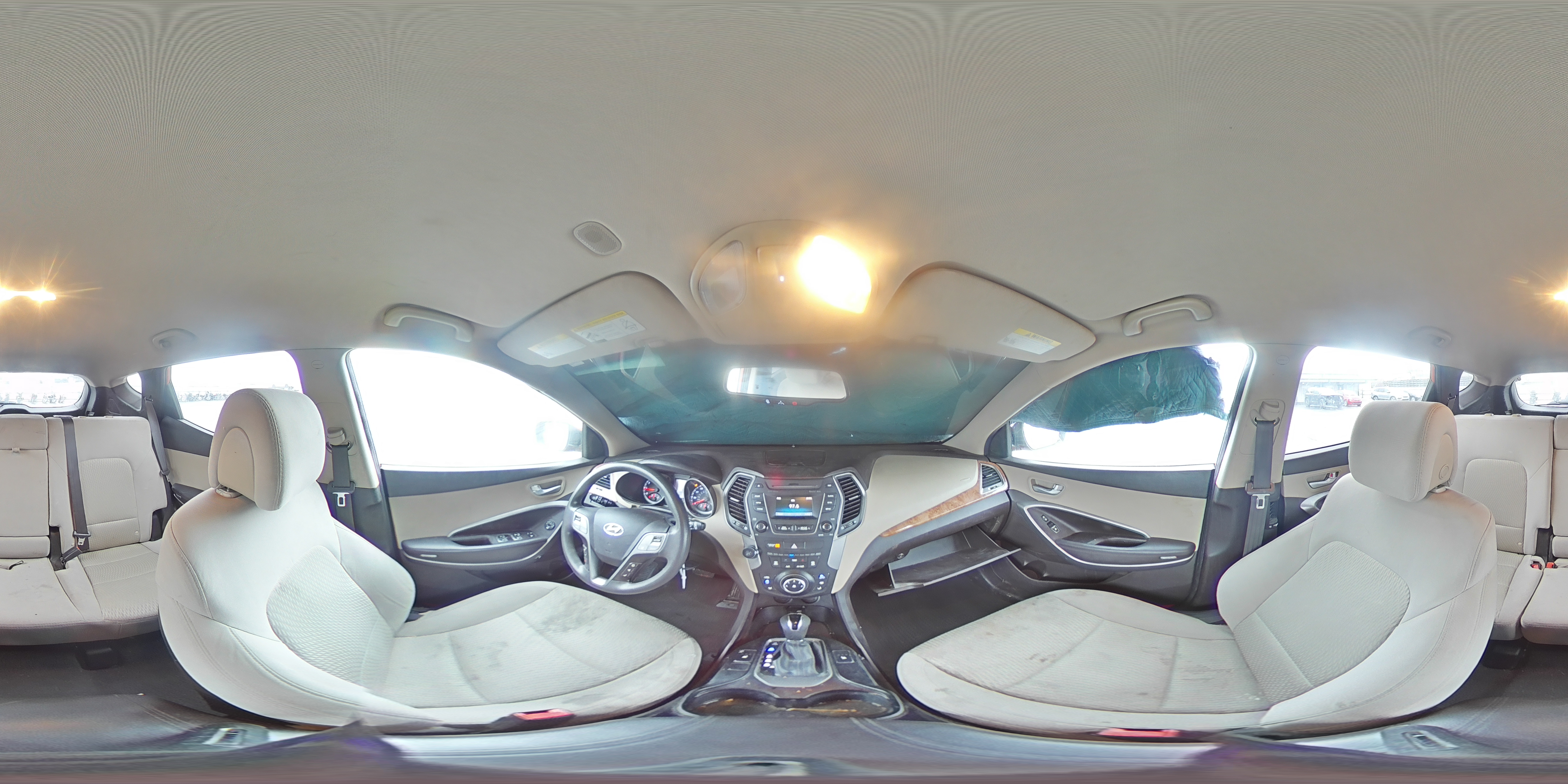 2015 Hyundai Santa Fe - Image 13