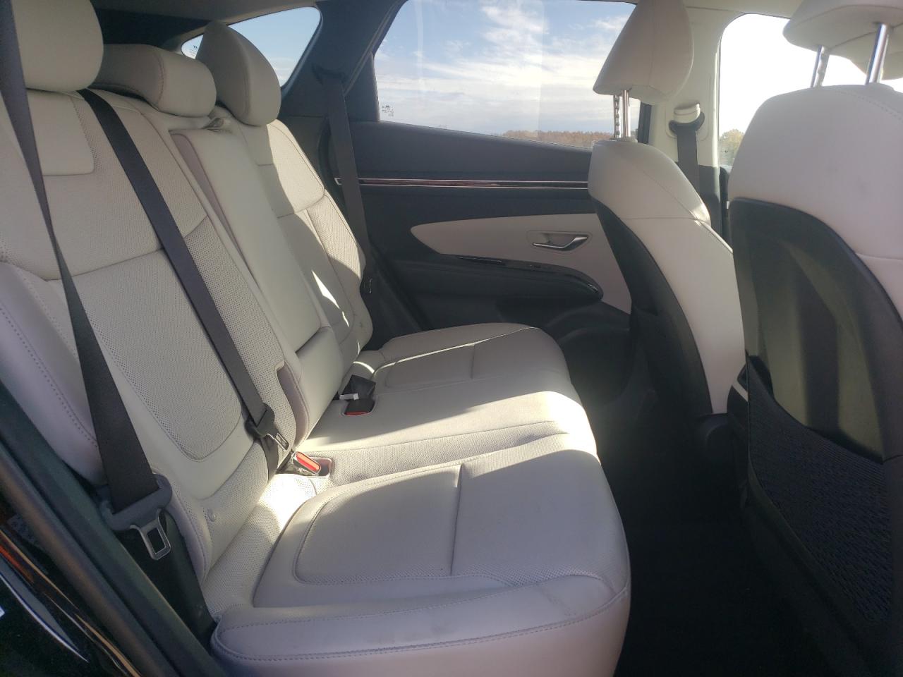 2022 Hyundai Tucson - Image 11