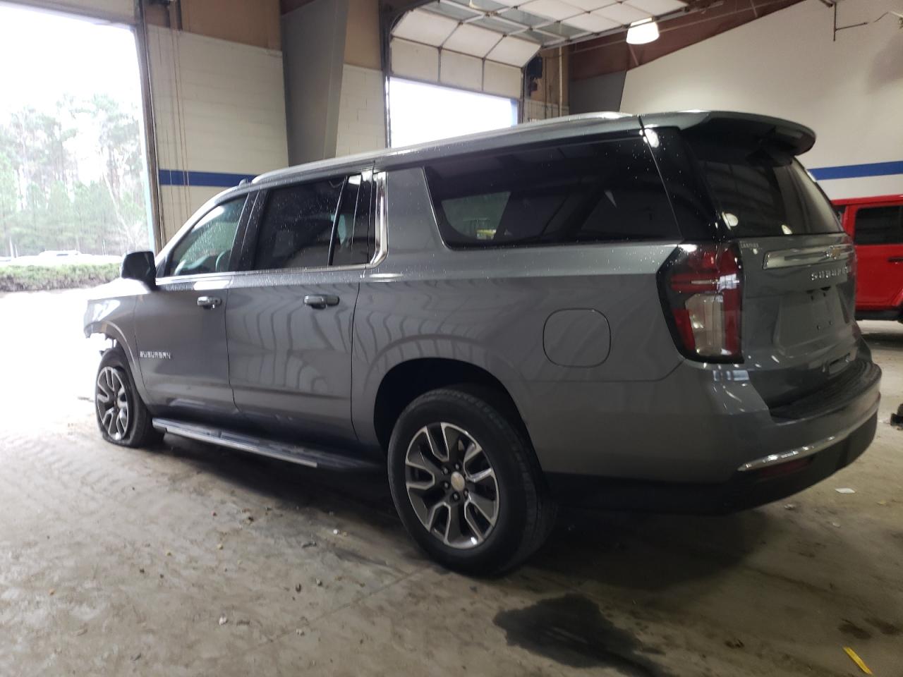 2021 Chevrolet Suburban - Image 2