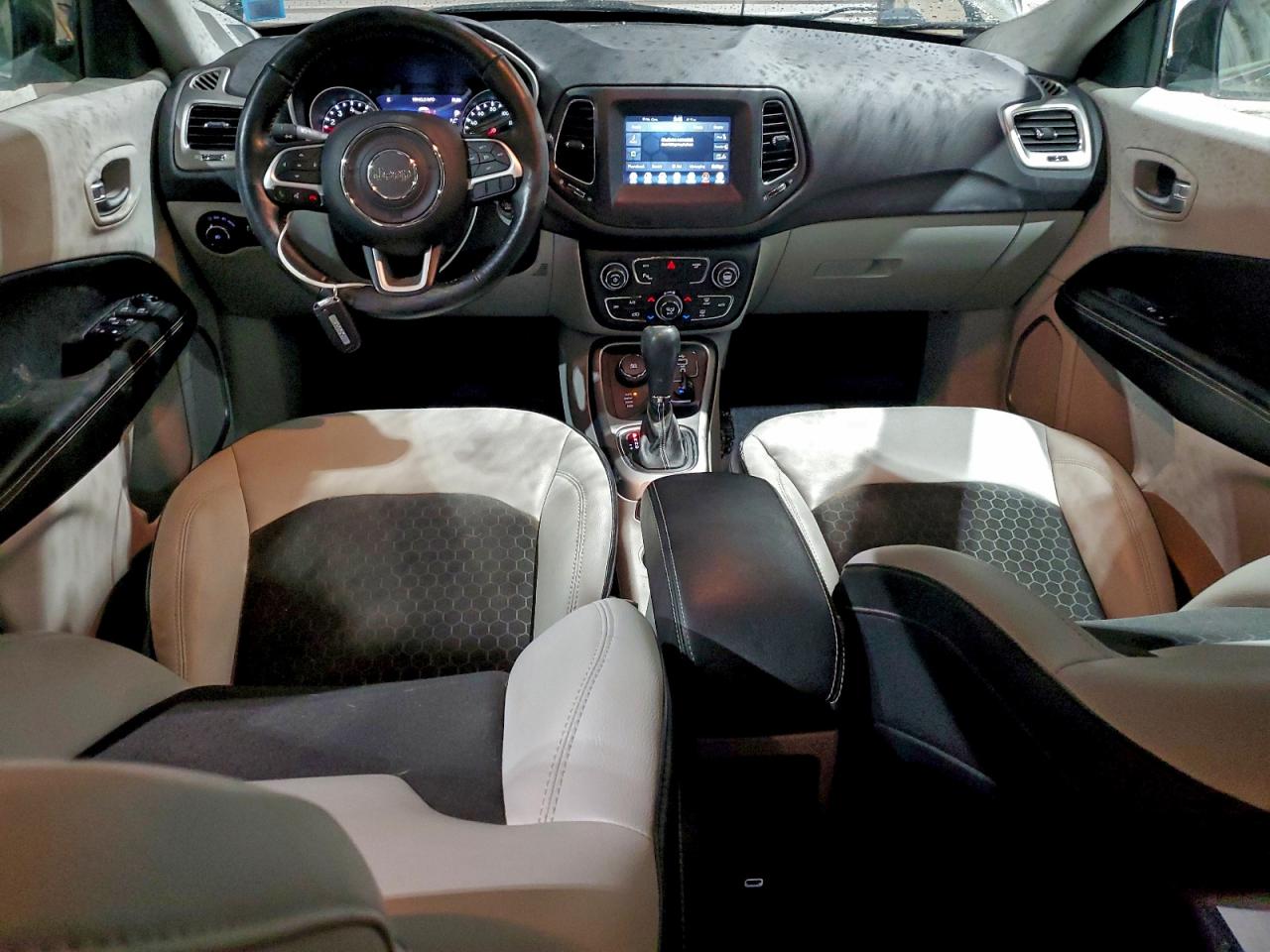 2018 Jeep Compass Latitude VIN: 3C4NJDBBXJT156477 Lot: 94721855