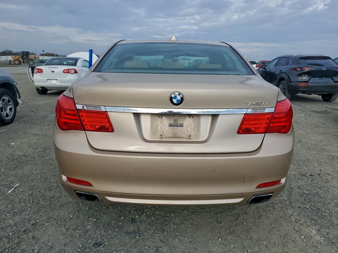 2011 BMW 740 I VIN: WBAKA4C59BC392494 Lot: 96837085