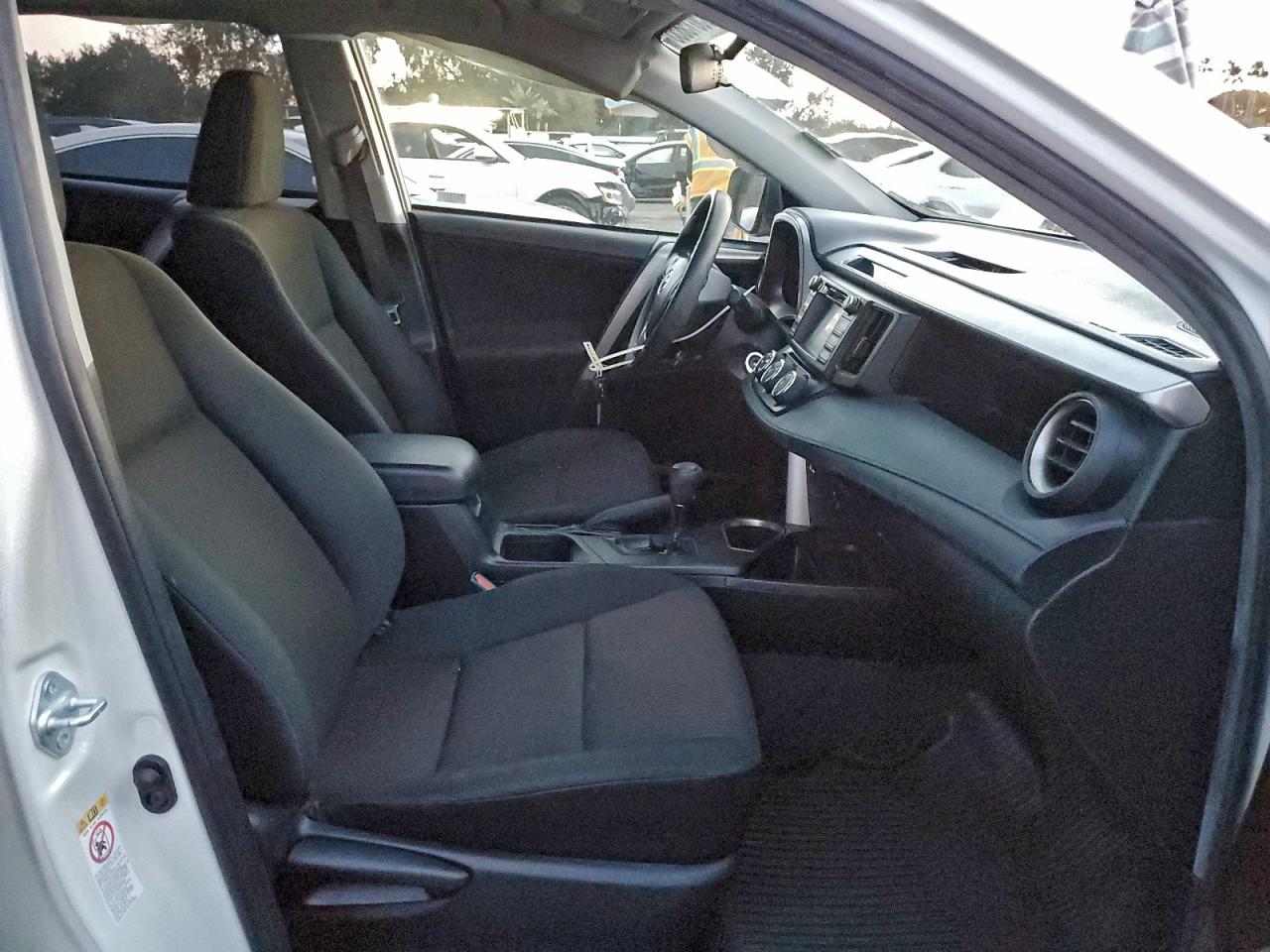 2017 Toyota Rav4 Le VIN: JTMZFREV9HJ718523 Lot: 95015855