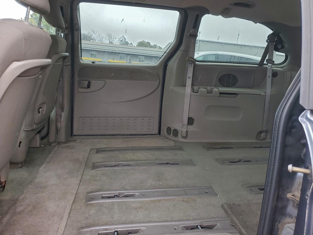 2001 Dodge Grand Caravan Sport VIN: 2B4GP443X1R398571 Lot: 95314615