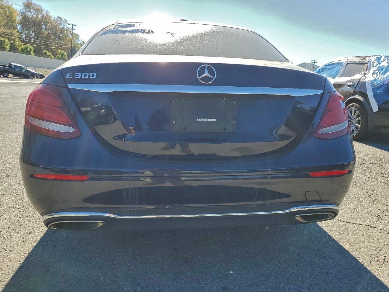 2017 Mercedes-Benz E 300 VIN: WDDZF4JB2HA068700 Lot: 95176955