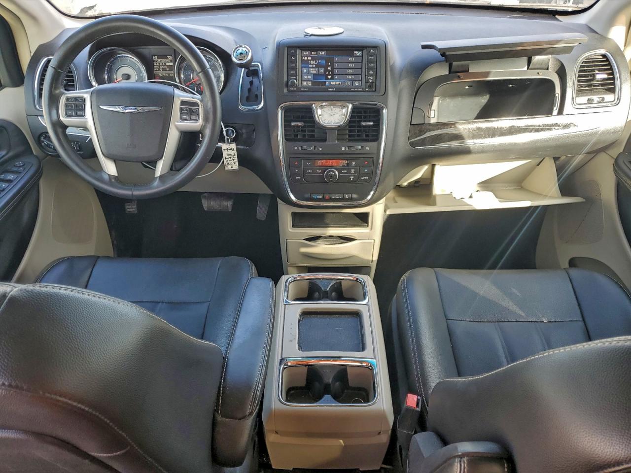 2014 Chrysler Town & Country Touring VIN: 2C4RC1BG8ER338886 Lot: 94742825