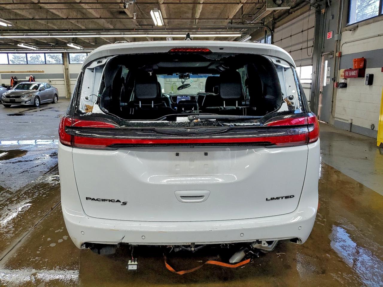 2025 Chrysler Pacifica Limited VIN: 2C4RC1GG7SR544303 Lot: 96374275