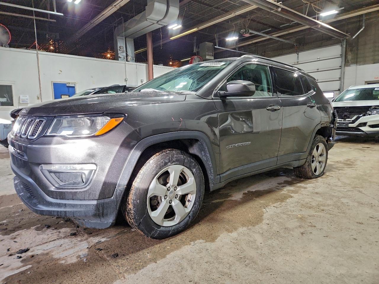 2018 Jeep Compass Latitude VIN: 3C4NJDBB0JT423285 Lot: 97390985