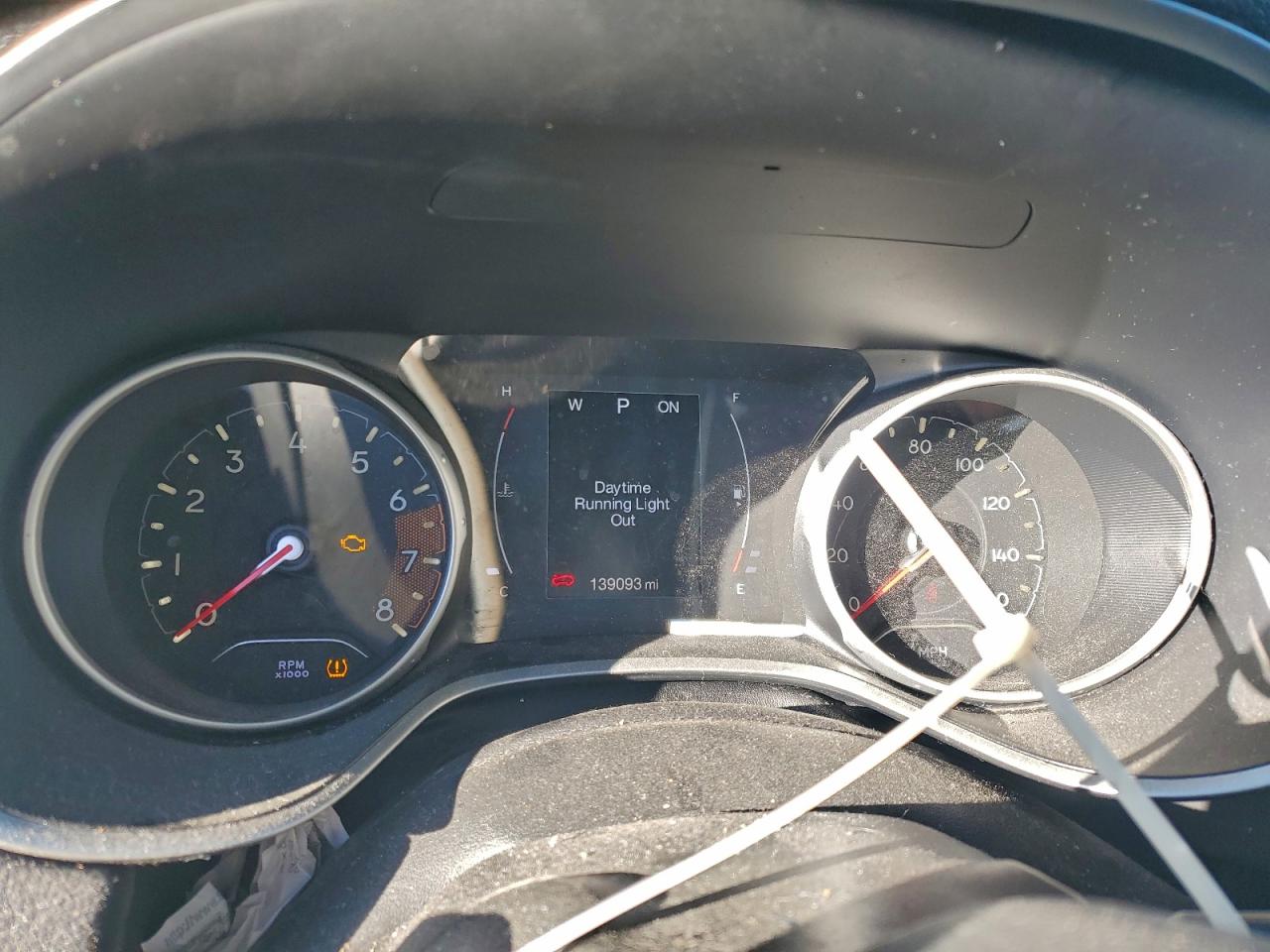 2018 Jeep Compass Latitude VIN: 3C4NJDBB3JT373465 Lot: 96180005