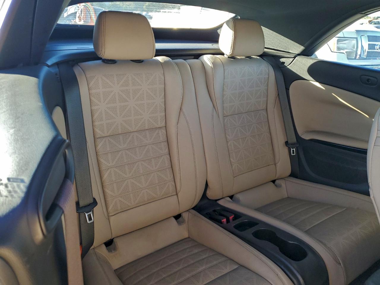 2019 Buick Cascada Premium VIN: W04WH3N53KG355368 Lot: 96482325