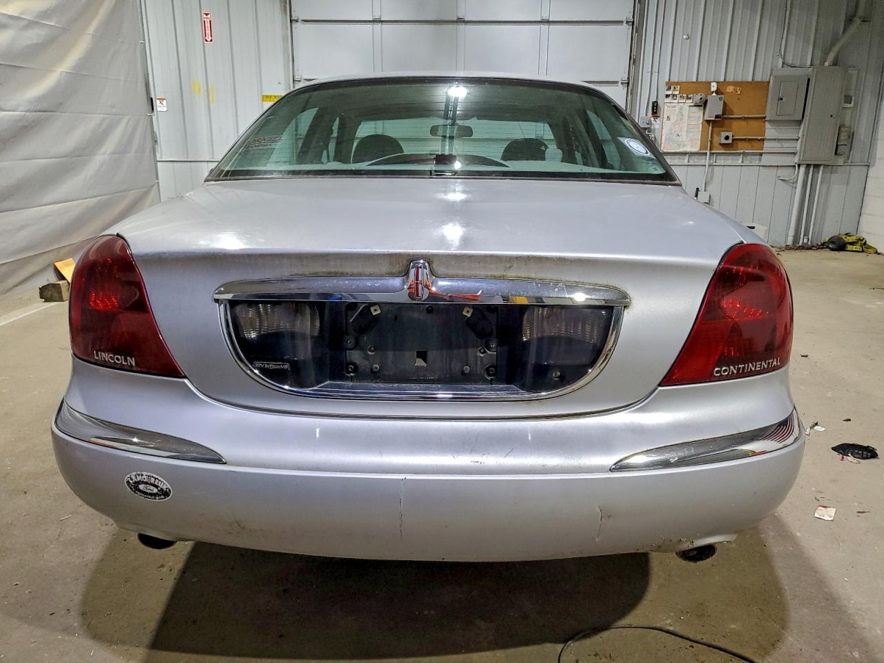 2001 Lincoln Continental VIN: 1LNHM97V91Y680573 Lot: 93828455