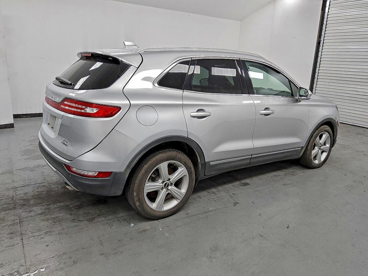 2016 Lincoln Mkc Premiere VIN: 5LMCJ1C93GUJ15570 Lot: 93929565