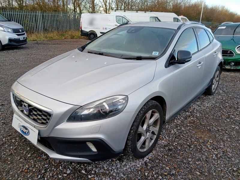 2014 VOLVO V40 D3 CROSS COUNTRY LUX NAV 5DR for sale at Copart PETERLEE
