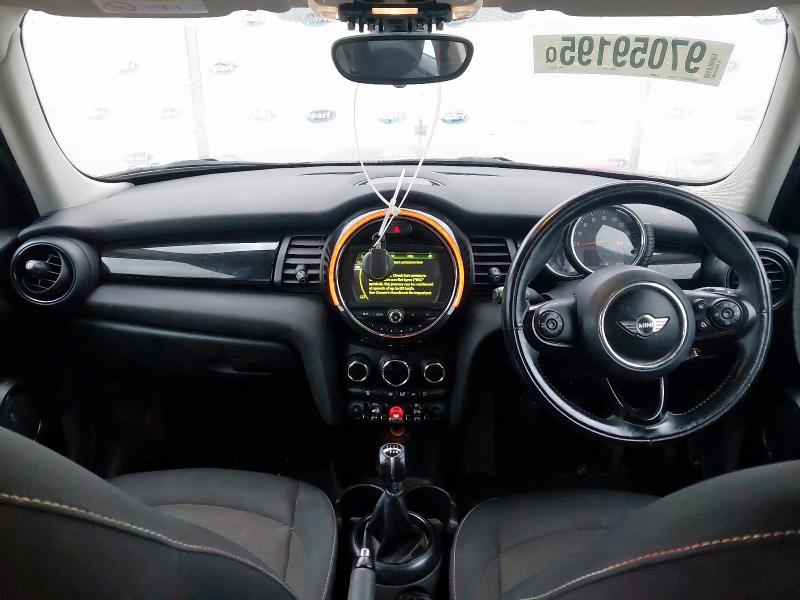 2015 MINI HATCHBACK 1.5 COOPER 5DR