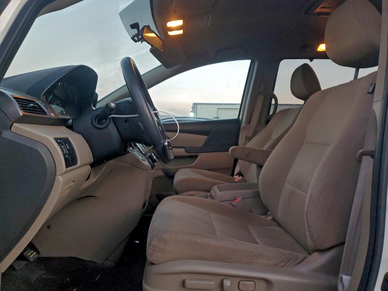 2016 Honda Odyssey Se VIN: 5FNRL5H38GB150363 Lot: 94671945