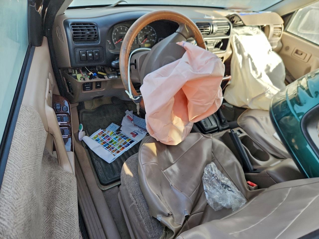 2000 Honda Passport Ex VIN: 4S6DM58W7Y4414833 Lot: 92814695